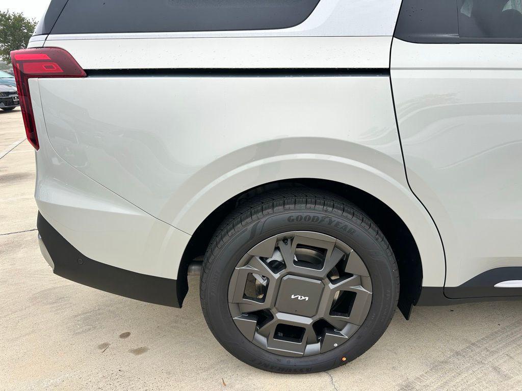 new 2026 Kia Carnival Hybrid car, priced at $42,362