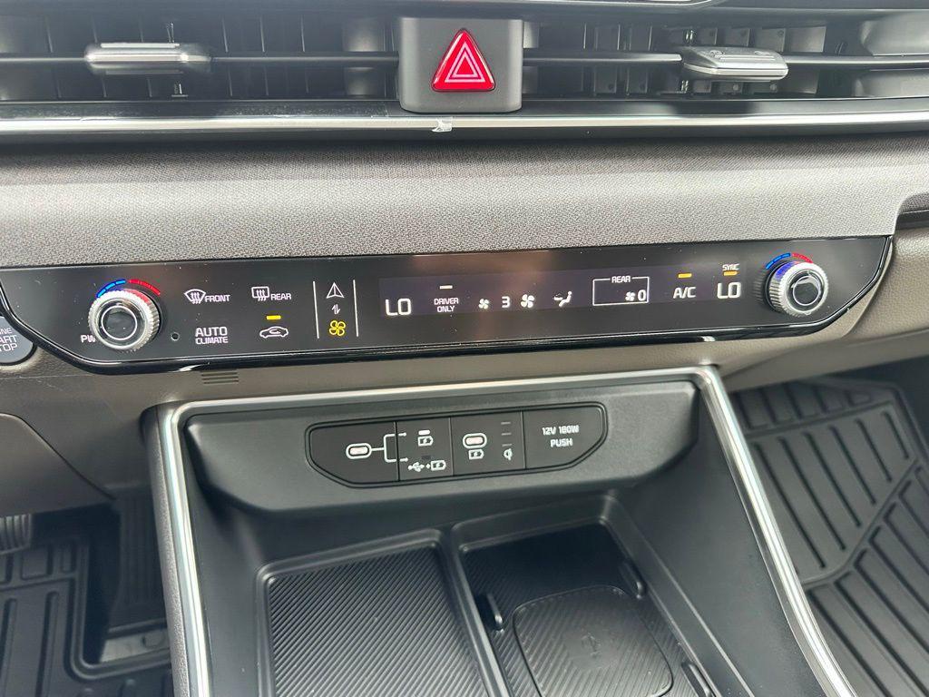 new 2026 Kia Carnival Hybrid car, priced at $42,362