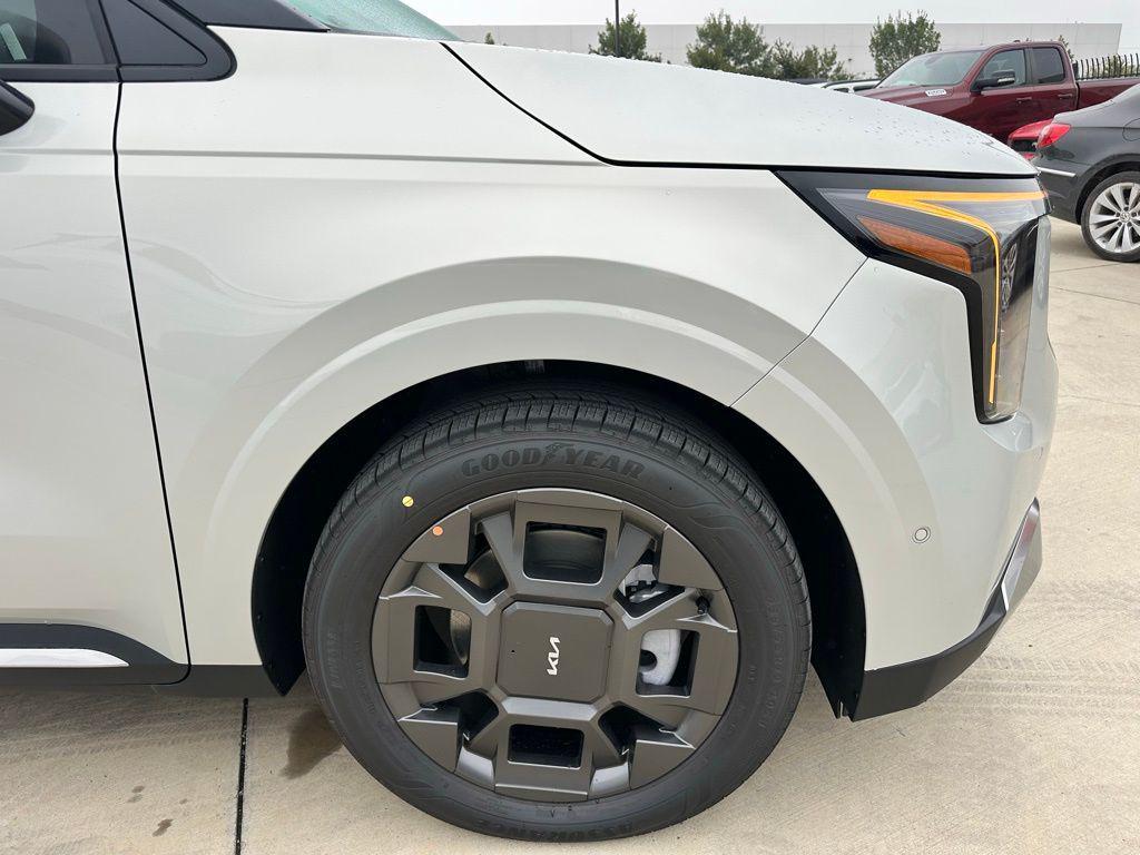 new 2026 Kia Carnival Hybrid car, priced at $42,362