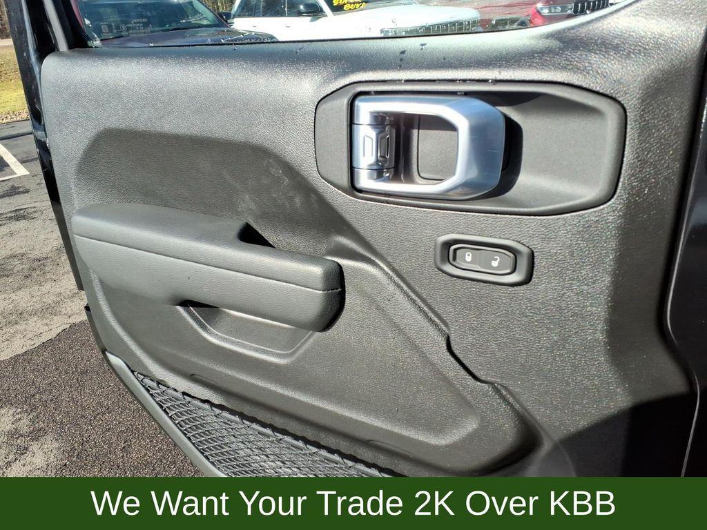 new 2026 Jeep Wrangler car, priced at $37,500