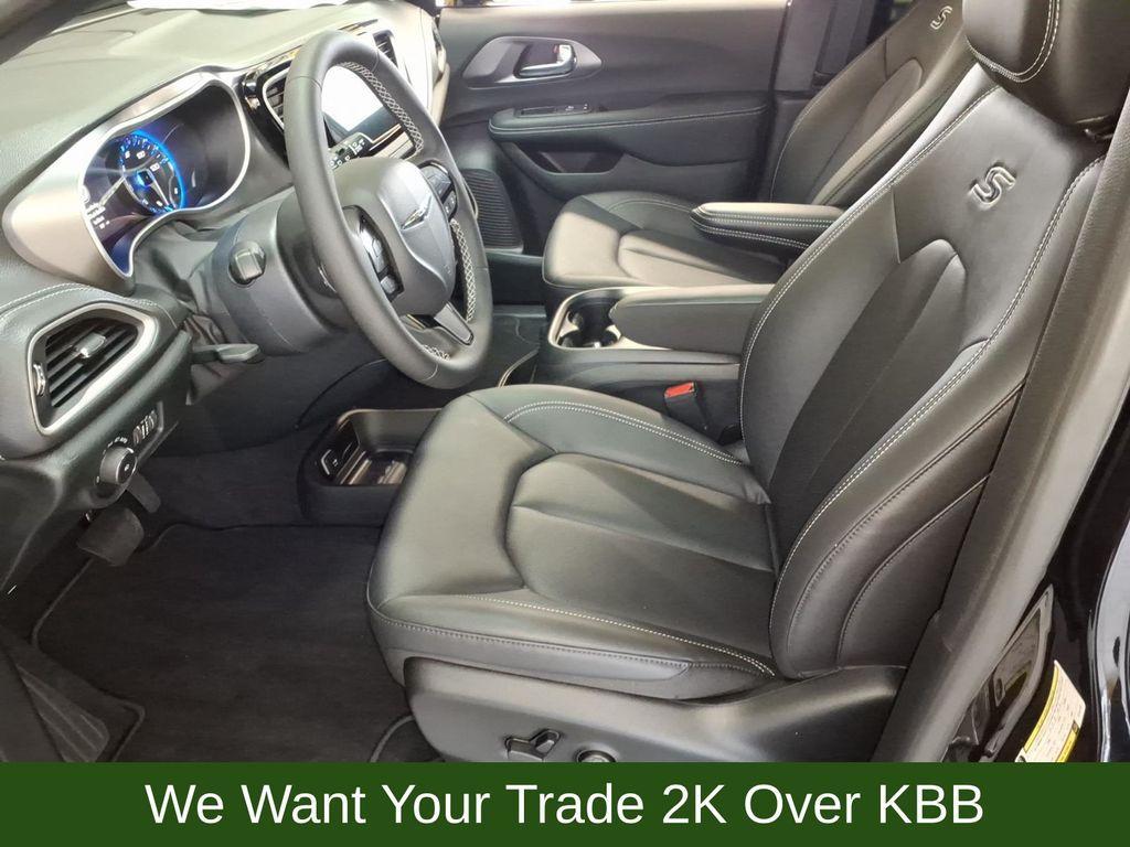 new 2026 Chrysler Pacifica car, priced at $46,900