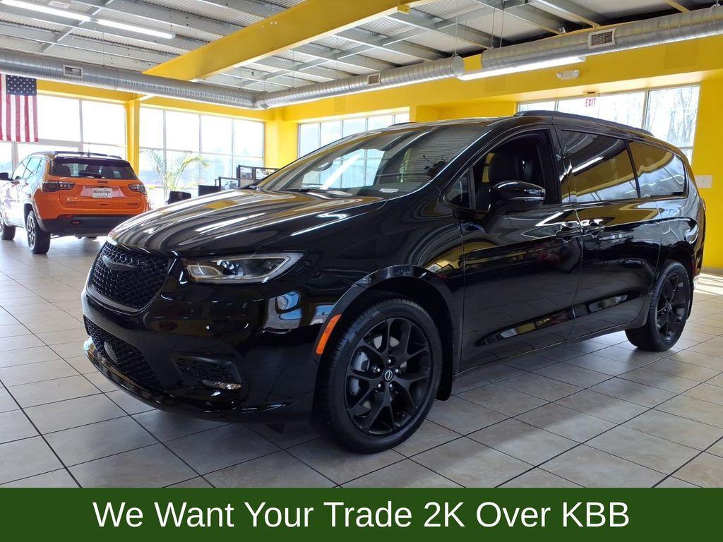 new 2026 Chrysler Pacifica car, priced at $46,900