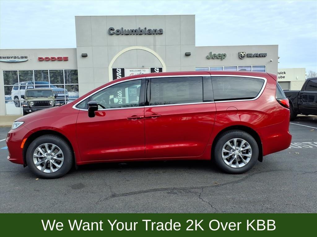new 2026 Chrysler Pacifica car, priced at $44,344