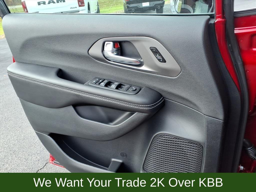 new 2026 Chrysler Pacifica car, priced at $44,344