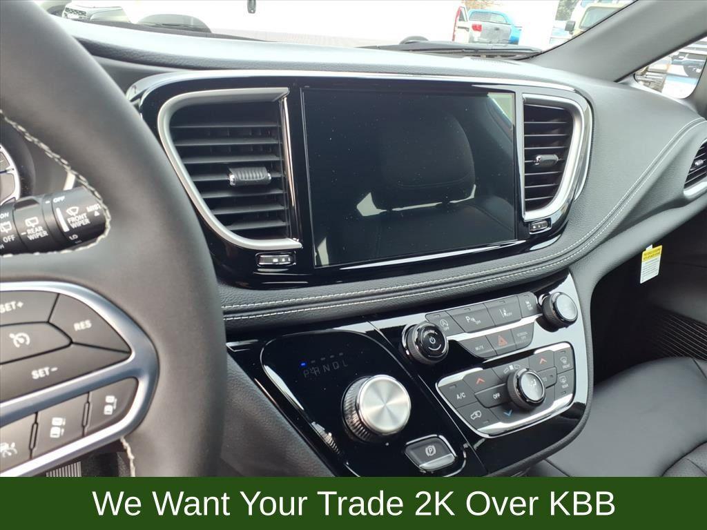 new 2026 Chrysler Pacifica car, priced at $44,344