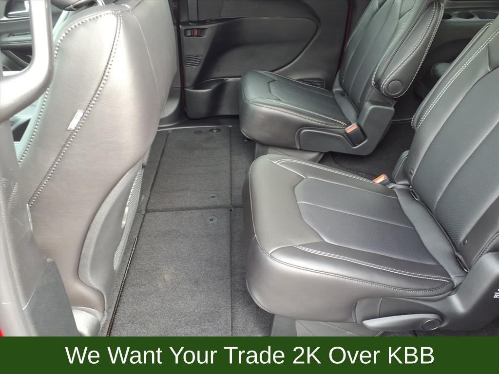 new 2026 Chrysler Pacifica car, priced at $44,344