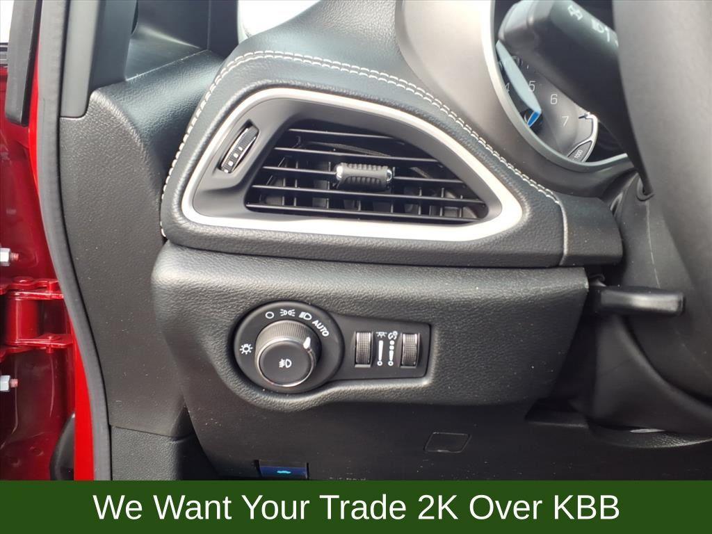 new 2026 Chrysler Pacifica car, priced at $44,344