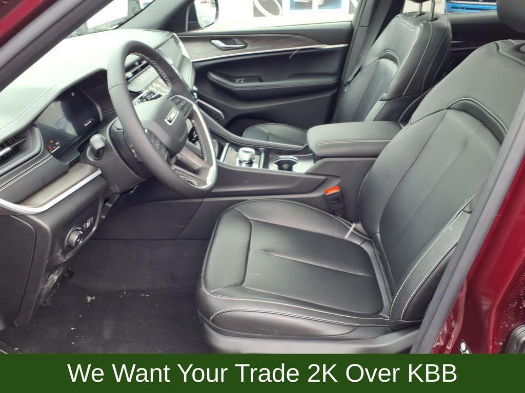 new 2026 Jeep Grand Cherokee car, priced at $46,900