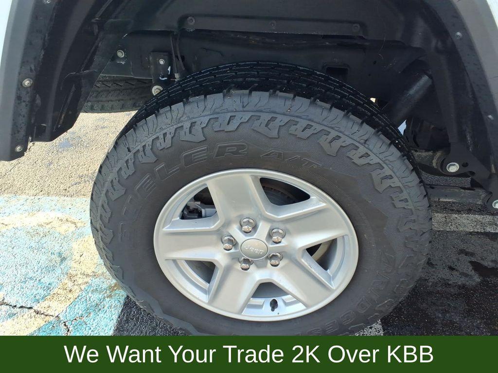 used 2022 Jeep Gladiator car, priced at $33,271