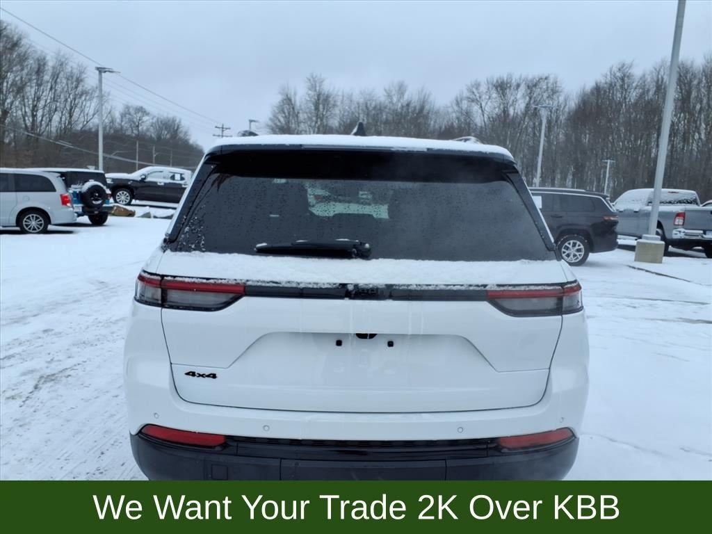 used 2024 Jeep Grand Cherokee car, priced at $32,623