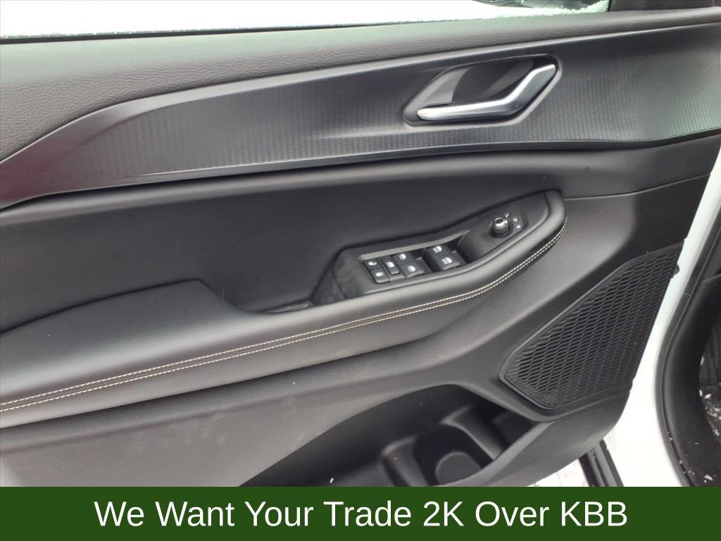 used 2024 Jeep Grand Cherokee car, priced at $32,623