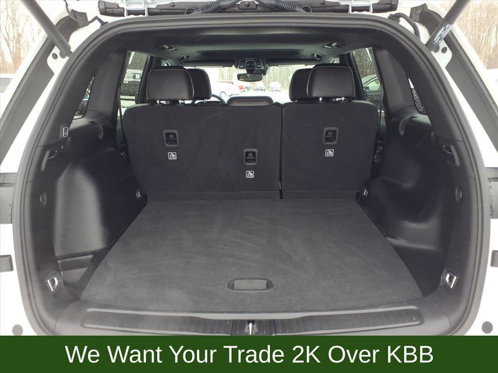 used 2024 Jeep Grand Cherokee car, priced at $32,623