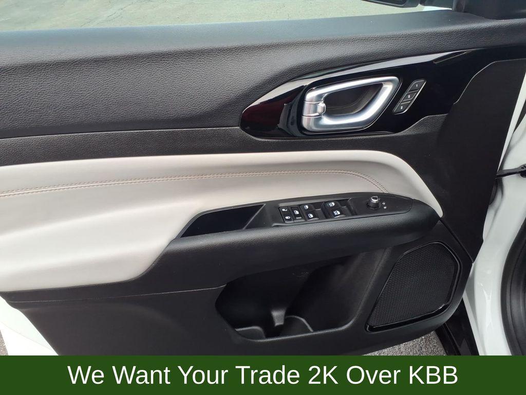 used 2024 Jeep Compass car, priced at $30,046