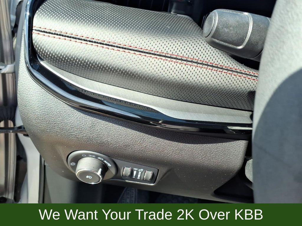 used 2025 Jeep Compass car, priced at $28,589