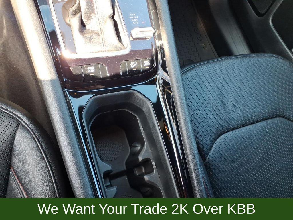 used 2025 Jeep Compass car, priced at $28,589