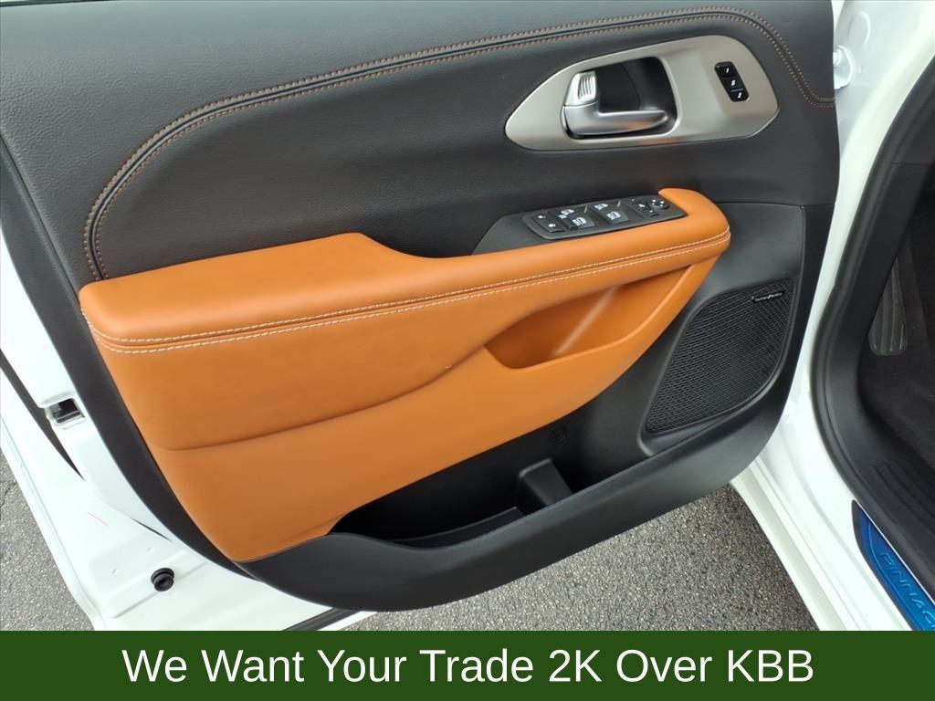 new 2026 Chrysler Pacifica car, priced at $54,579