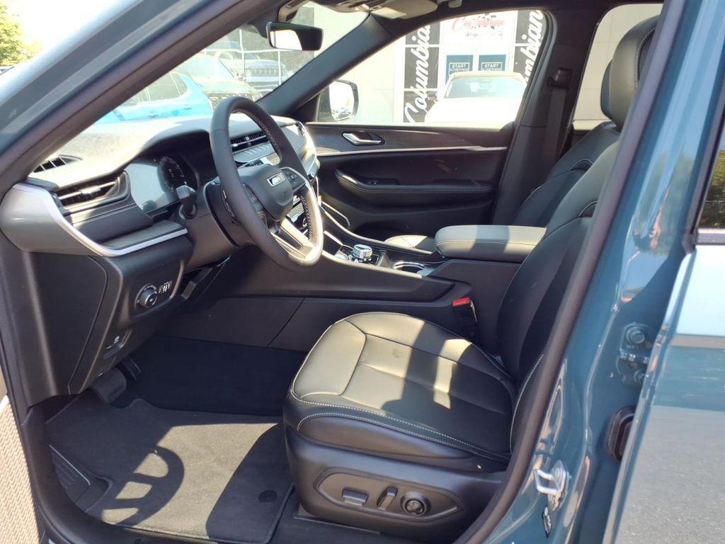 new 2026 Jeep Grand Cherokee car, priced at $45,326