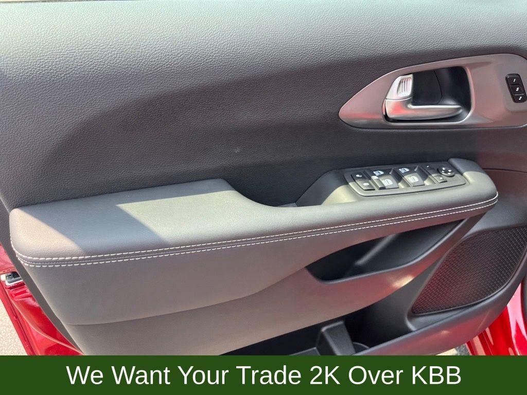 new 2025 Chrysler Pacifica car, priced at $42,900