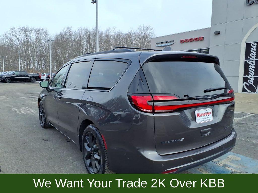 used 2022 Chrysler Pacifica car, priced at $25,900