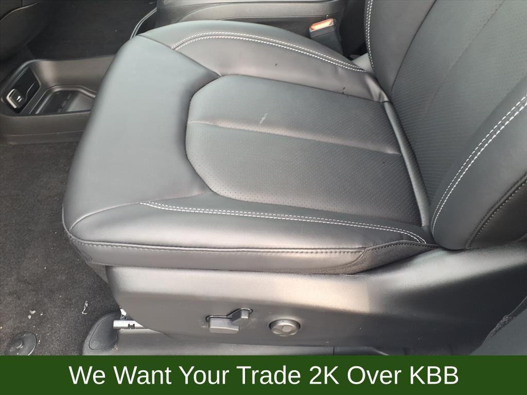 new 2026 Chrysler Pacifica car, priced at $47,889