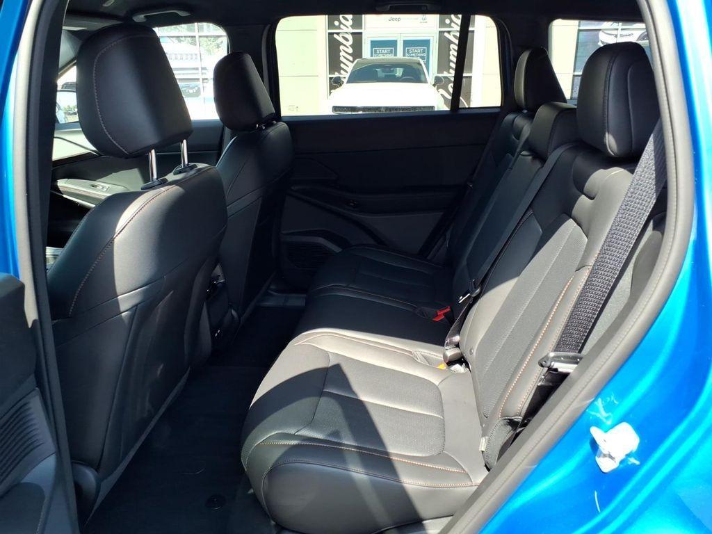 new 2026 Jeep Cherokee car, priced at $38,093