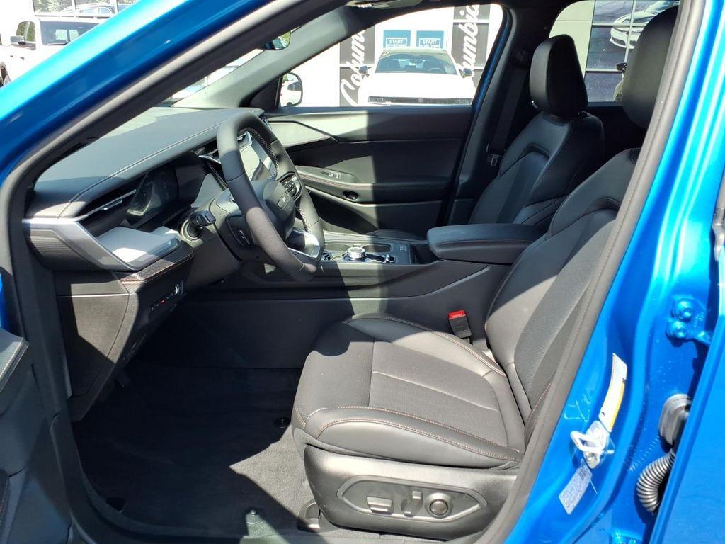 new 2026 Jeep Cherokee car, priced at $38,093