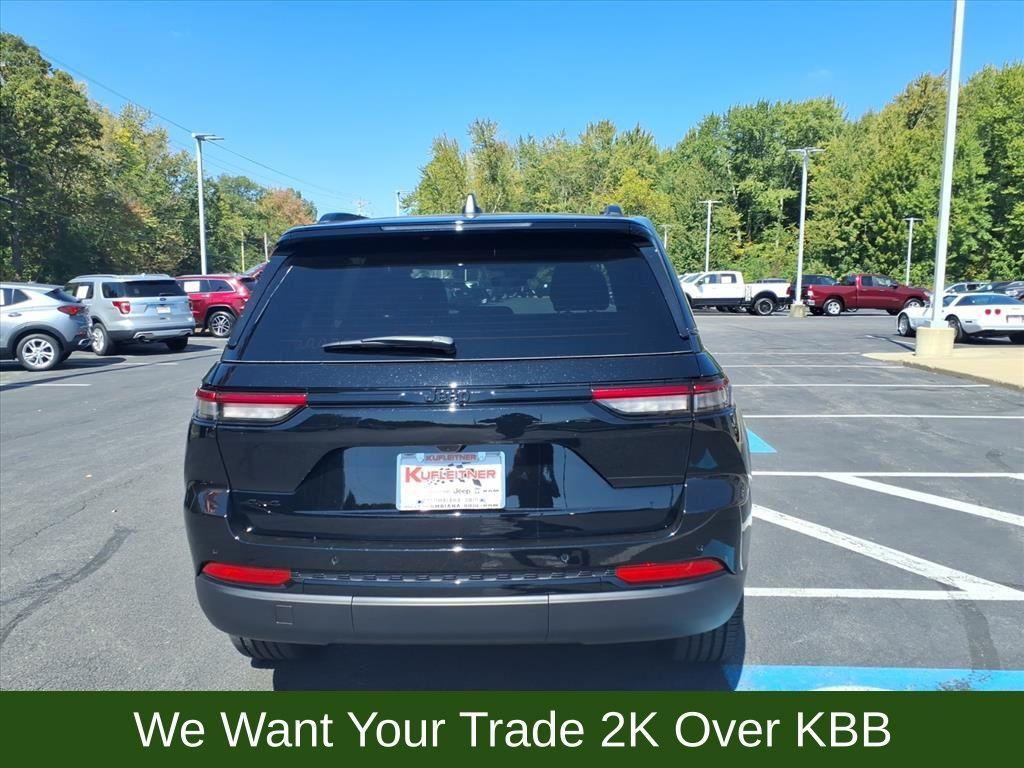 new 2025 Jeep Grand Cherokee car, priced at $36,922
