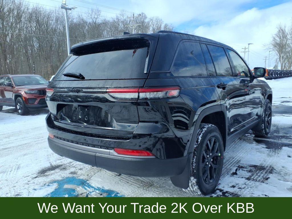 new 2026 Jeep Grand Cherokee car, priced at $45,900