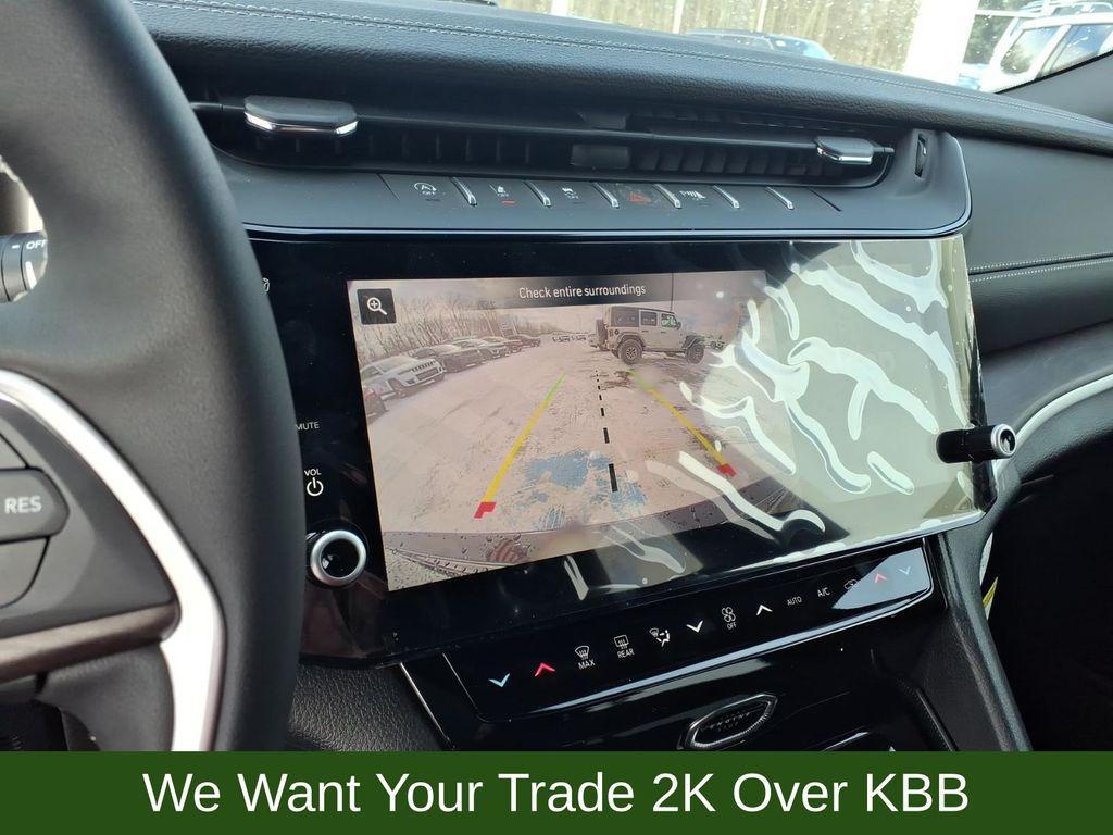 new 2026 Jeep Grand Cherokee car, priced at $45,900