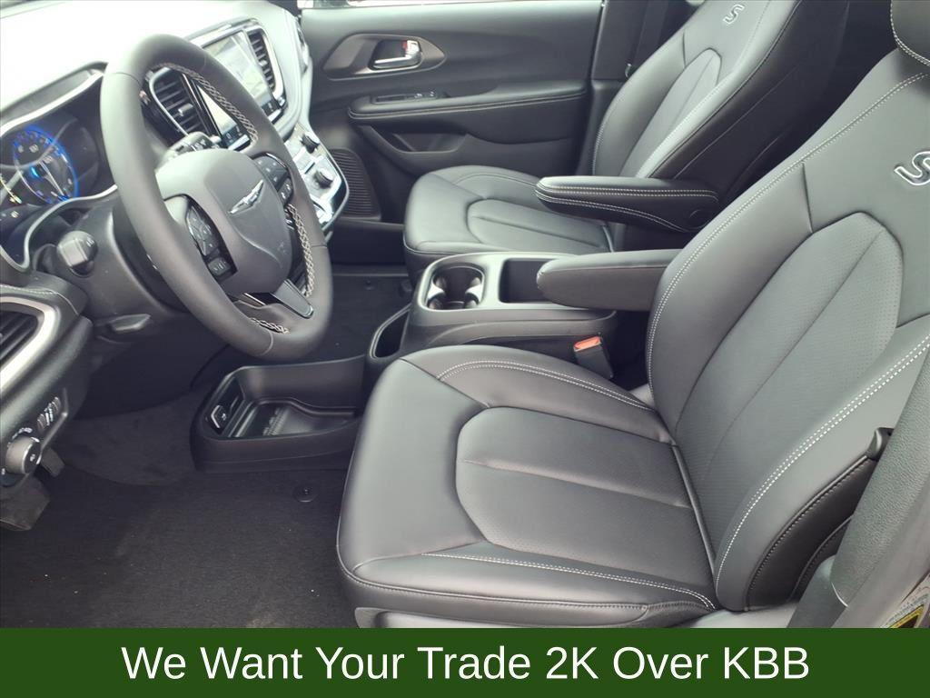 new 2026 Chrysler Pacifica car, priced at $43,079