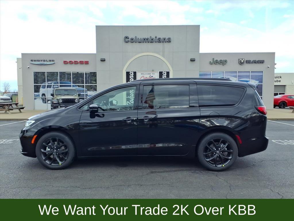 new 2026 Chrysler Pacifica car, priced at $41,079