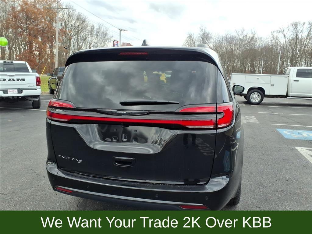 new 2026 Chrysler Pacifica car, priced at $43,079