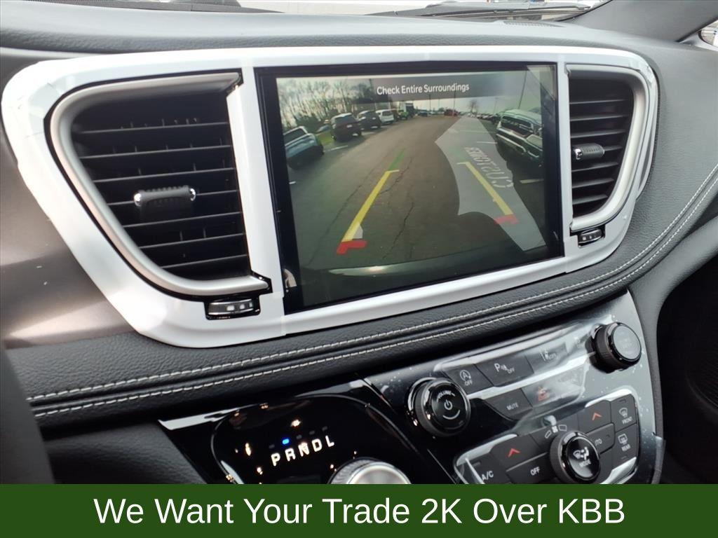 new 2026 Chrysler Pacifica car, priced at $43,913