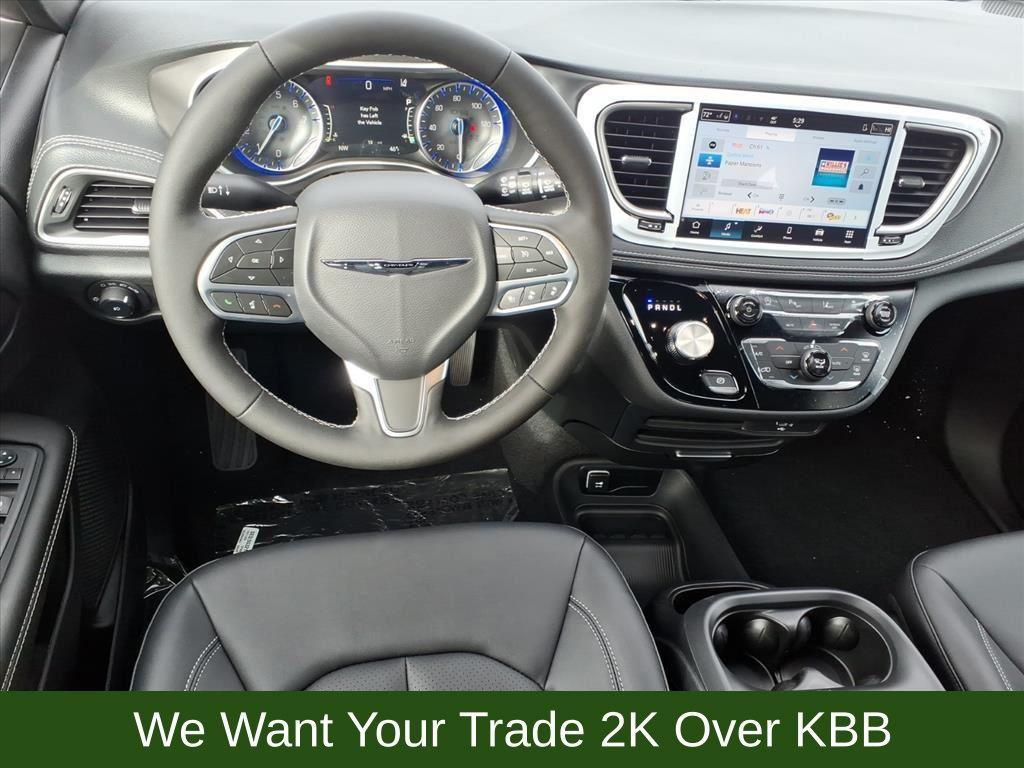 new 2026 Chrysler Pacifica car, priced at $43,913