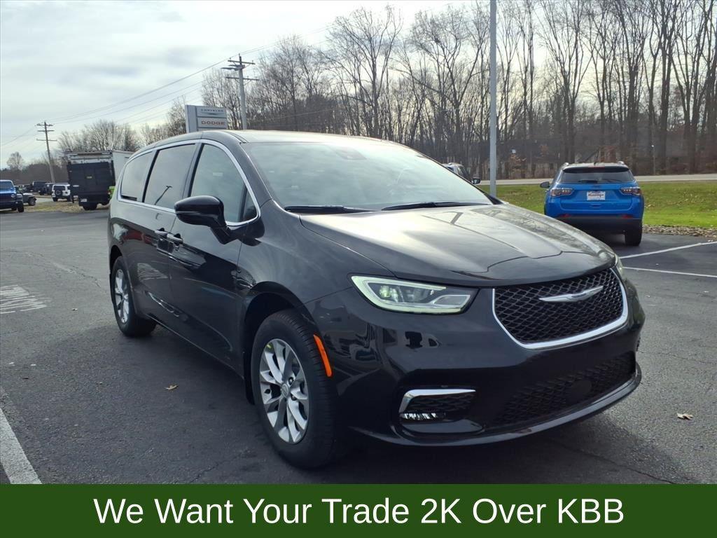 new 2026 Chrysler Pacifica car, priced at $43,913