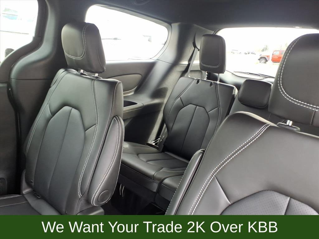 new 2026 Chrysler Pacifica car, priced at $43,913