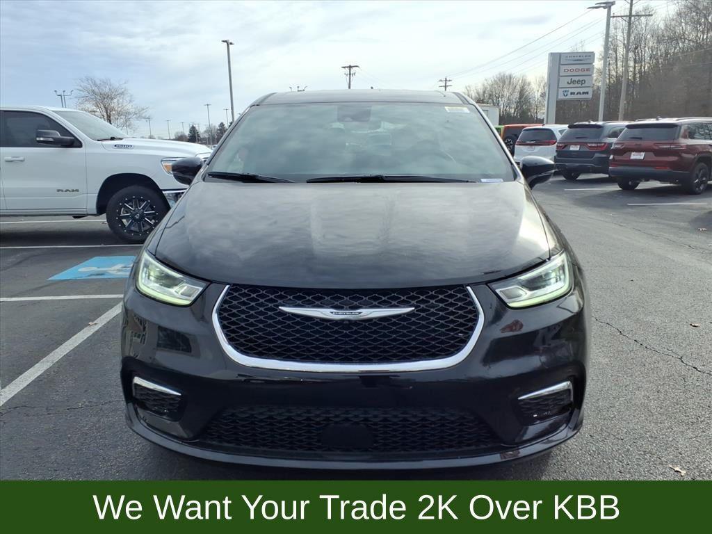 new 2026 Chrysler Pacifica car, priced at $43,913