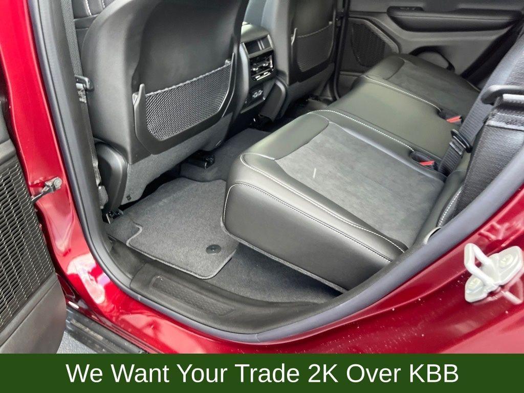 new 2025 Jeep Grand Cherokee car, priced at $43,650