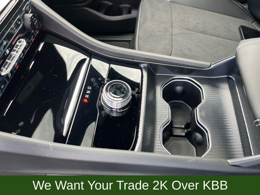 new 2025 Jeep Grand Cherokee car, priced at $43,650