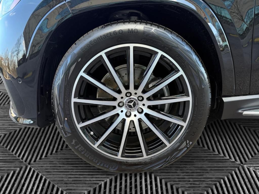 new 2025 Mercedes-Benz GLS 580 car, priced at $116,765