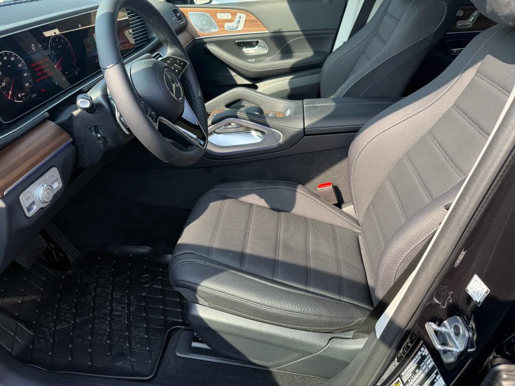 new 2026 Mercedes-Benz GLS 450 car, priced at $101,405