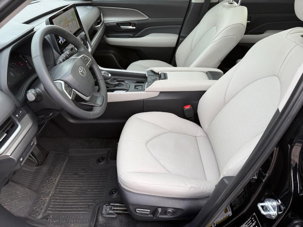 used 2025 Toyota Grand Highlander car, priced at $43,784