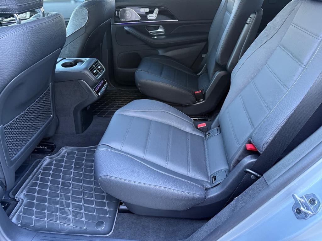 new 2025 Mercedes-Benz GLS 580 car, priced at $124,800