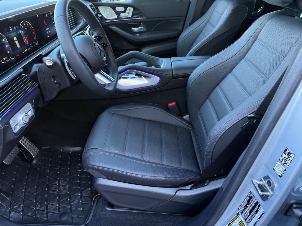 new 2025 Mercedes-Benz GLS 580 car, priced at $124,800