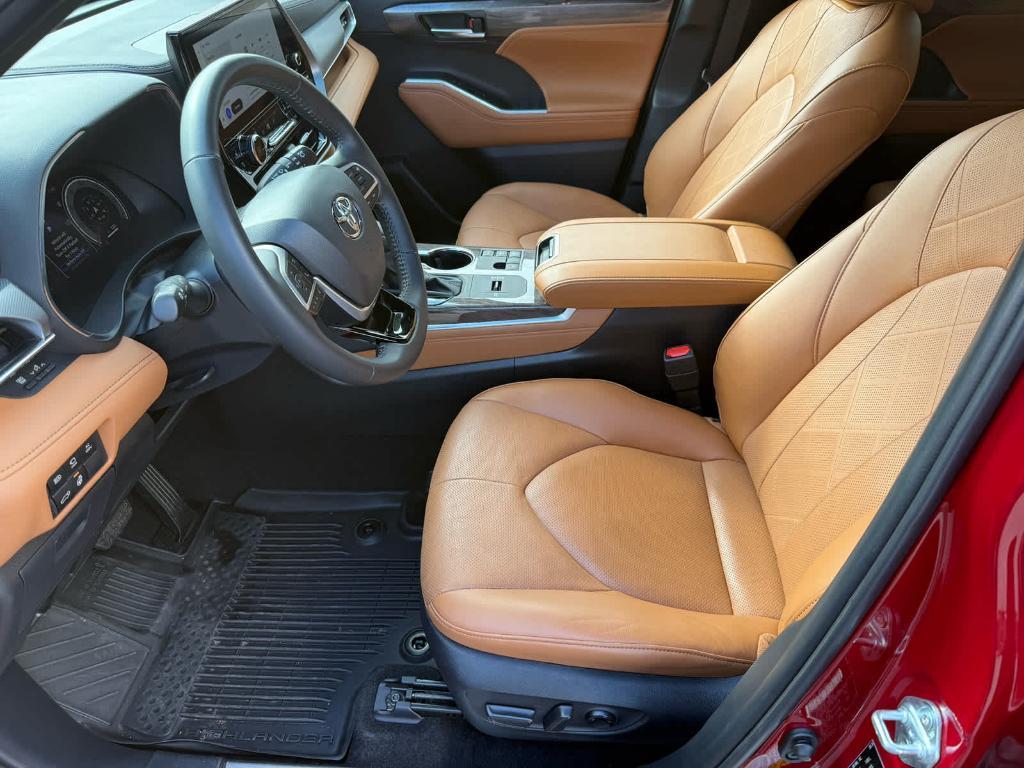 used 2024 Toyota Highlander Hybrid car, priced at $48,995
