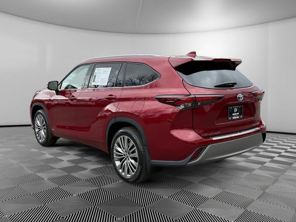 used 2024 Toyota Highlander Hybrid car, priced at $48,995