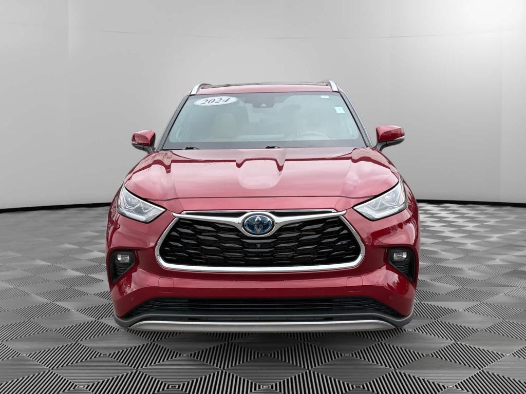 used 2024 Toyota Highlander Hybrid car, priced at $48,995