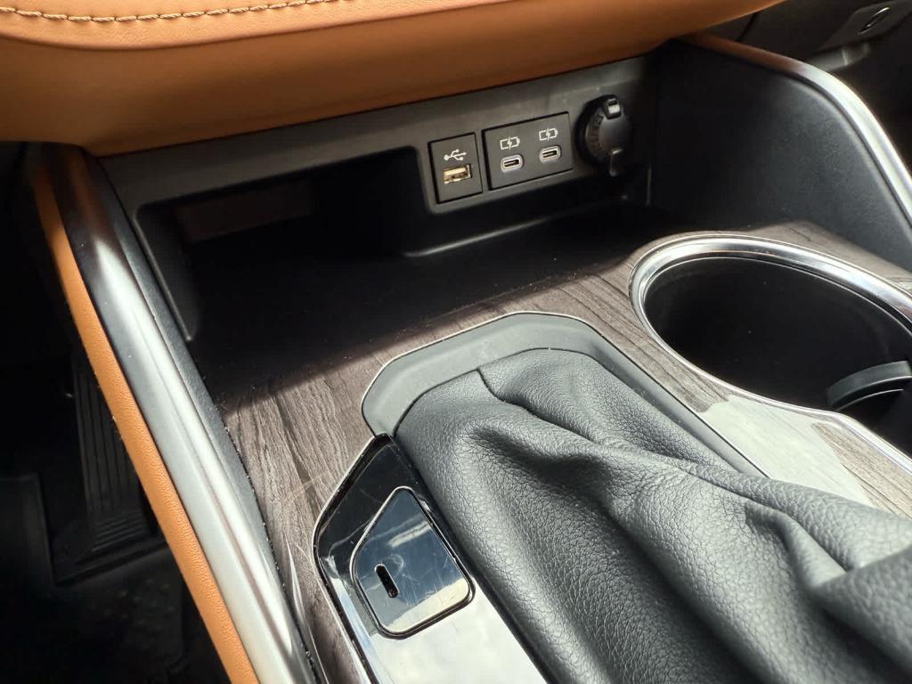 used 2024 Toyota Highlander Hybrid car, priced at $48,995