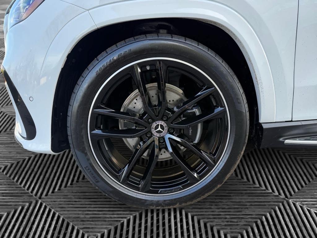 new 2026 Mercedes-Benz GLS 580 car, priced at $131,225