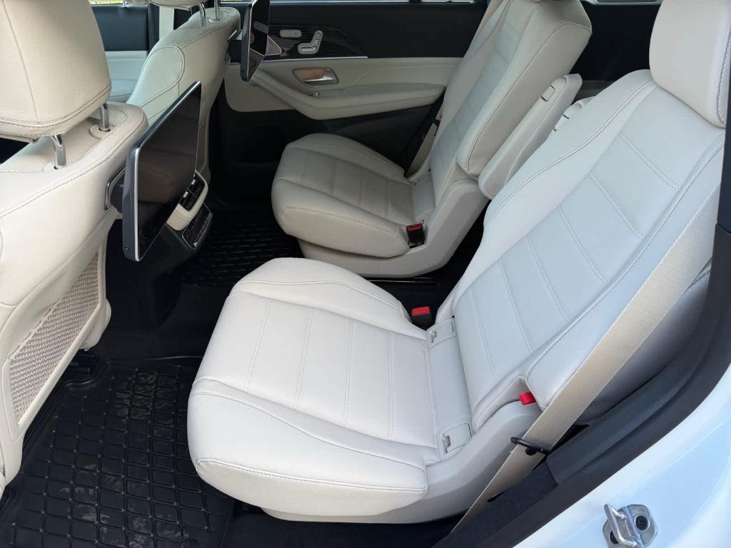 new 2026 Mercedes-Benz GLS 580 car, priced at $131,225